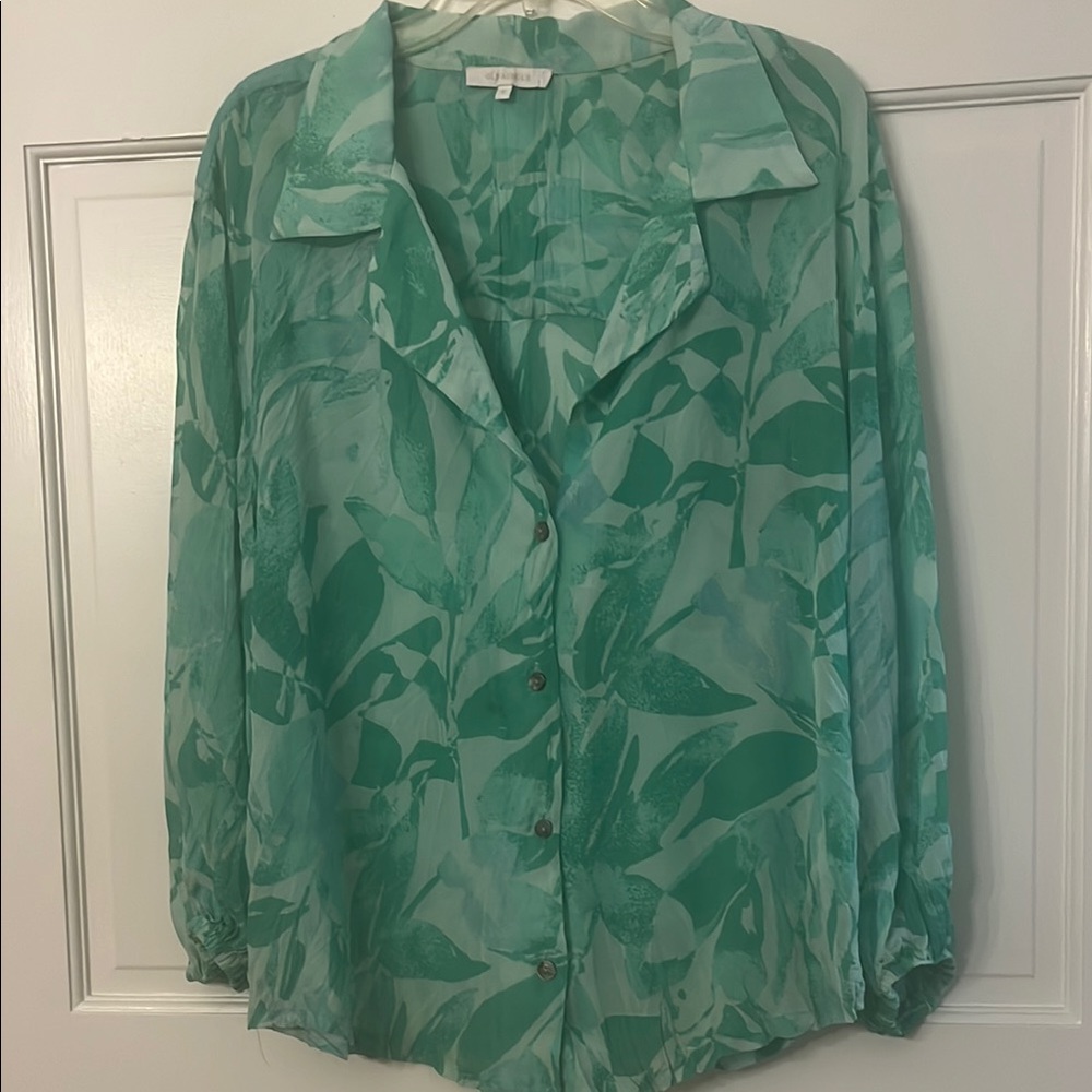 Green Notched Collar 3/4 Sleeve Button Down Shirt